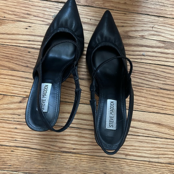 Steve Madden Black Pointed Toe Heels - Picture 6 of 6